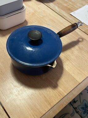 Le creuset enameled cast iron pot
